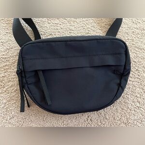 Everlane The Woven Crossbody Black